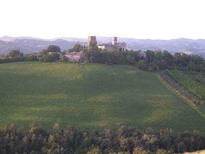 Borgo medievale di Denzano di giorno